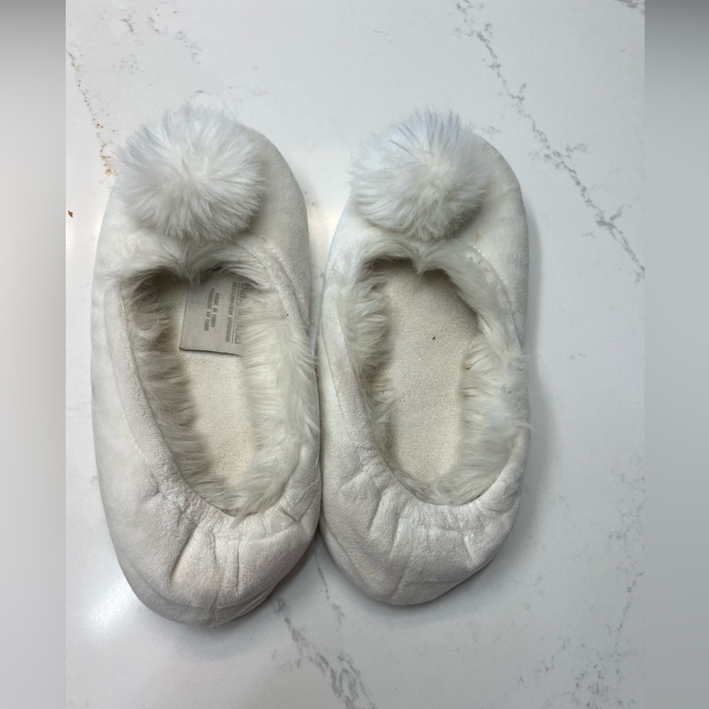 RH girls slippers size 5